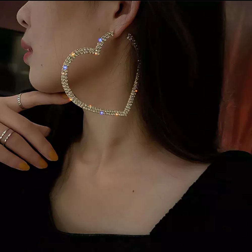 Pippidip Gold Heart Earrings - Picture 3 of 4